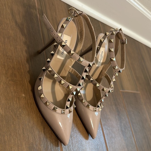 Never worn - bought for collection. - Picture 2 of 4